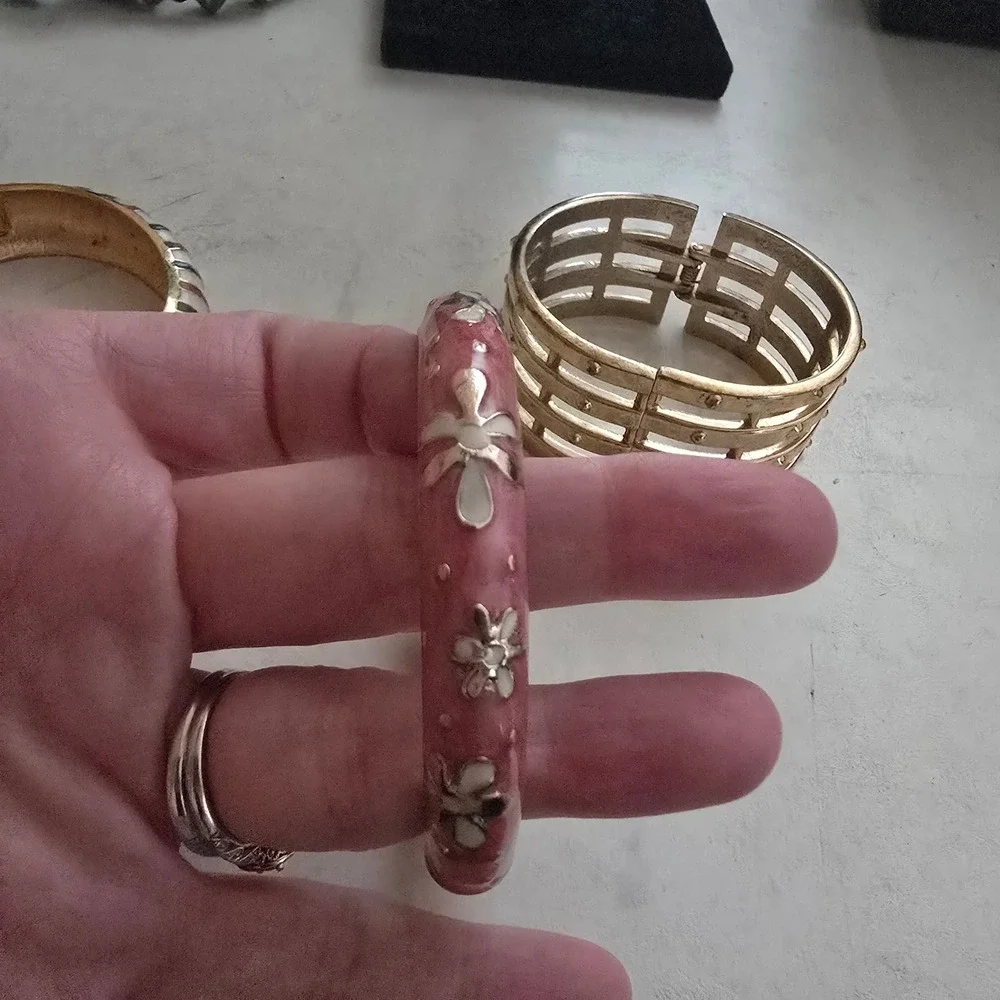 Vintage Style Enamel Gold Tone Bangle Bracelet Lot Floral Cage Textured 3pc Set